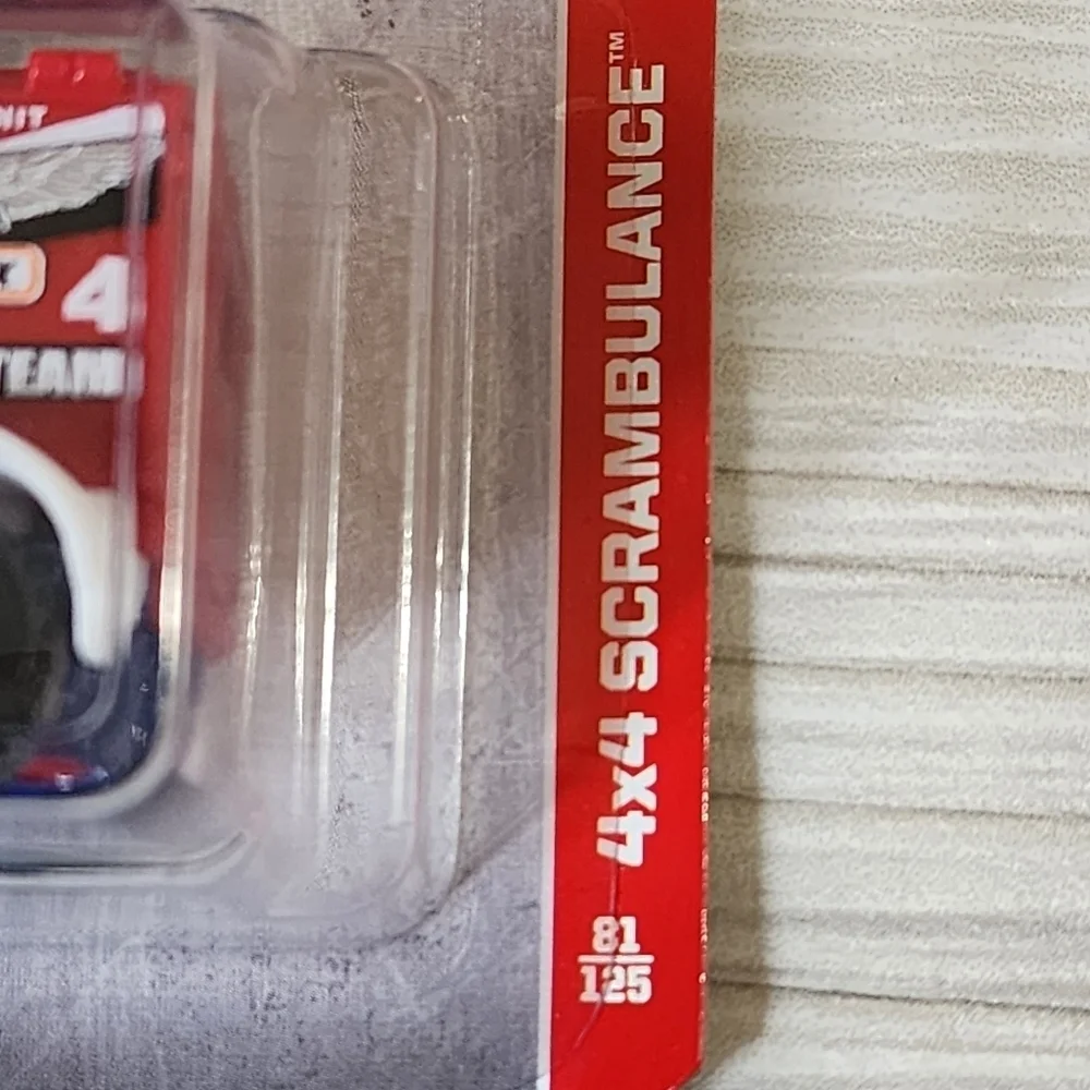 Matchbox 4x4 Scrambulance-Red NWT